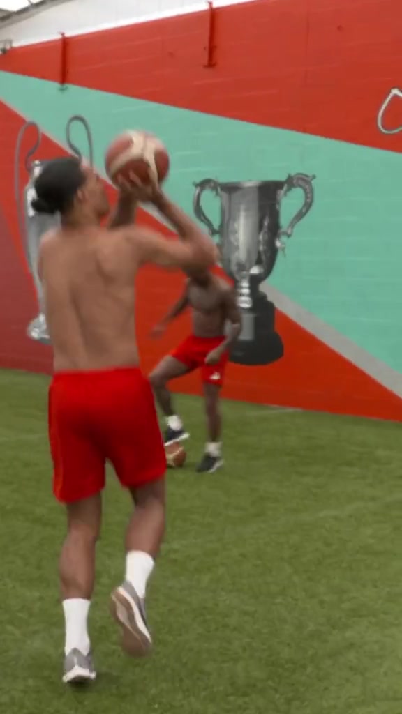 视频考古原来范戴克真的是篮球高手