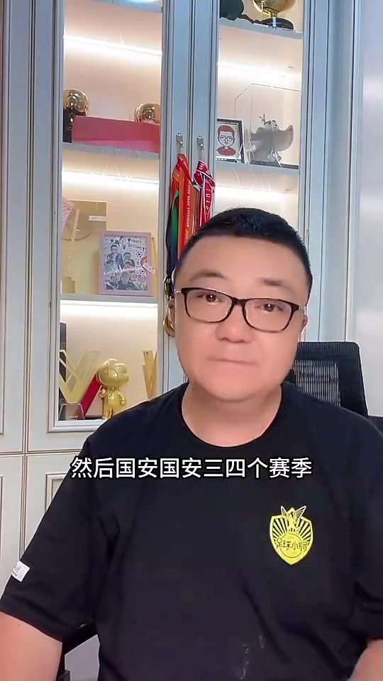 董路曾谈邵佳一会是国足主帅没有李铁物质追求和谢晖过于自信