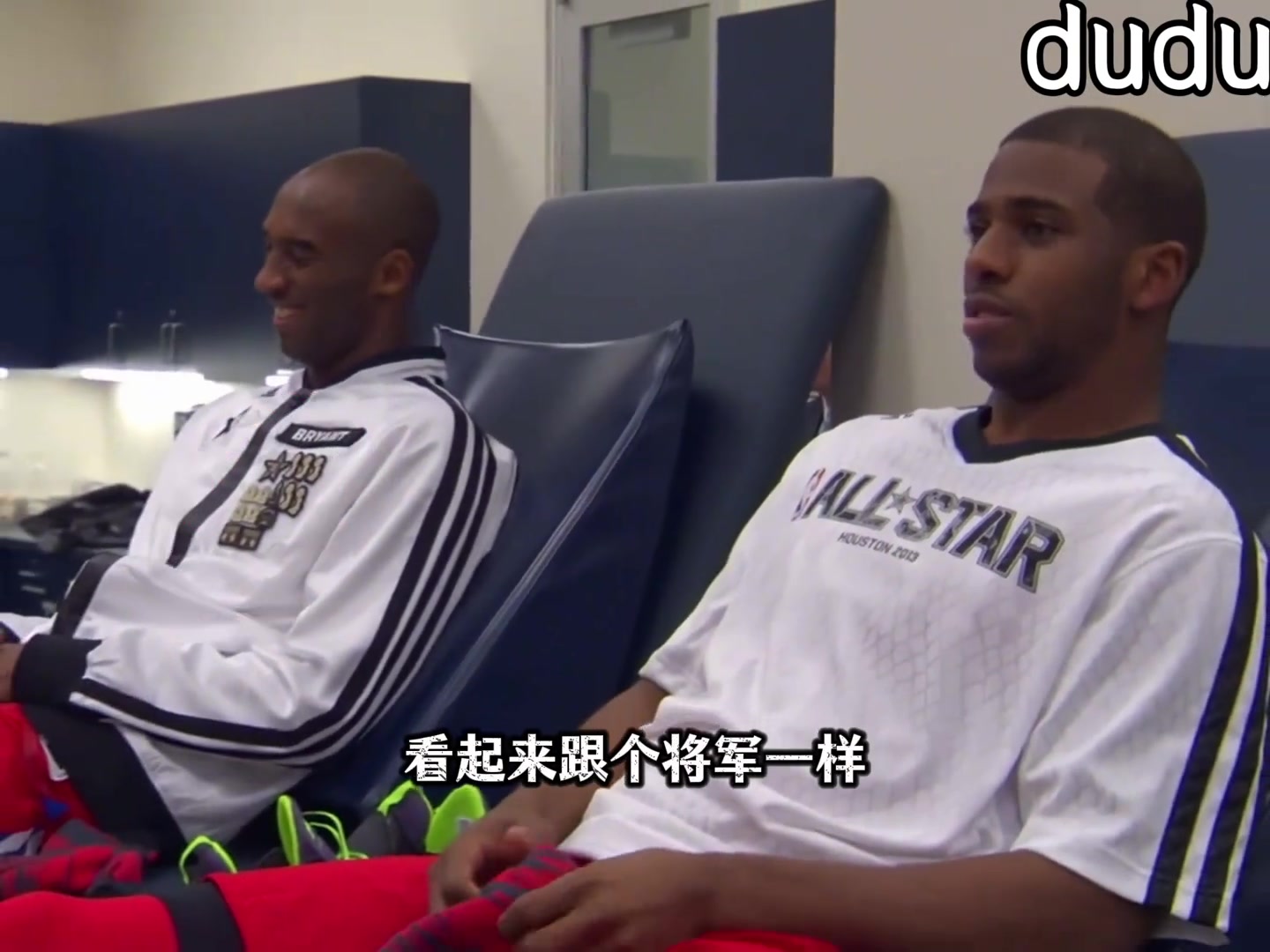 俩偏执狂保罗全明星跟科比吐槽这些夹克胸前那些徽章我不喜欢