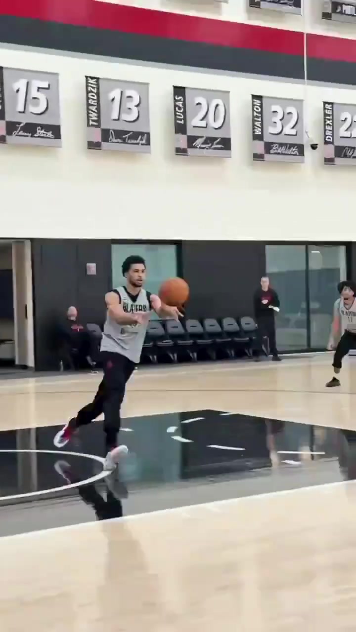 开拓者队内训练视频 找一找杨翰森在哪里