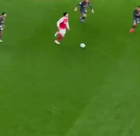 国外枪迷为什么厄德高没传球给约克雷斯