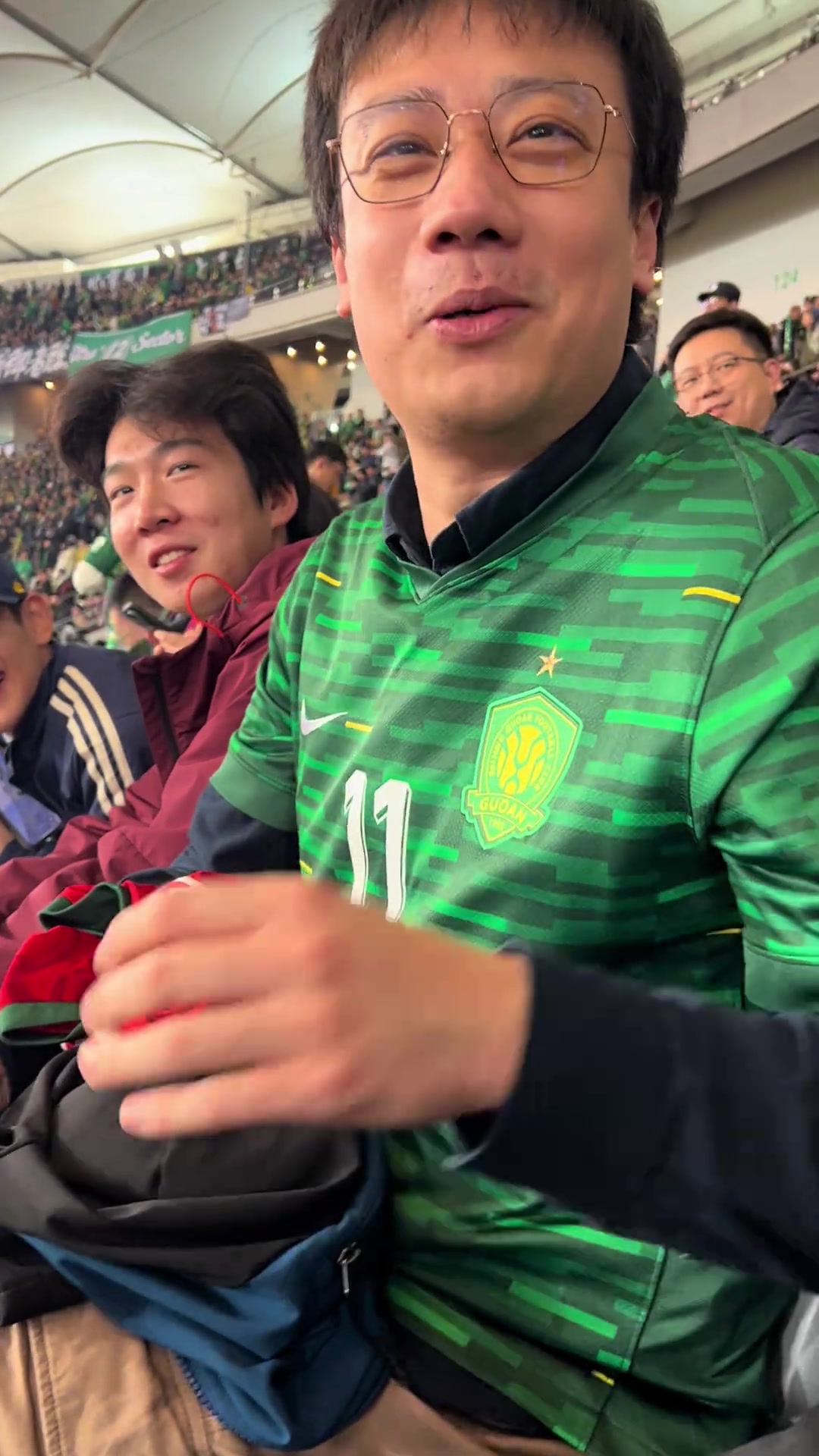 一家亲网友实拍足协杯决赛发现一位喜欢王上源的国安球迷